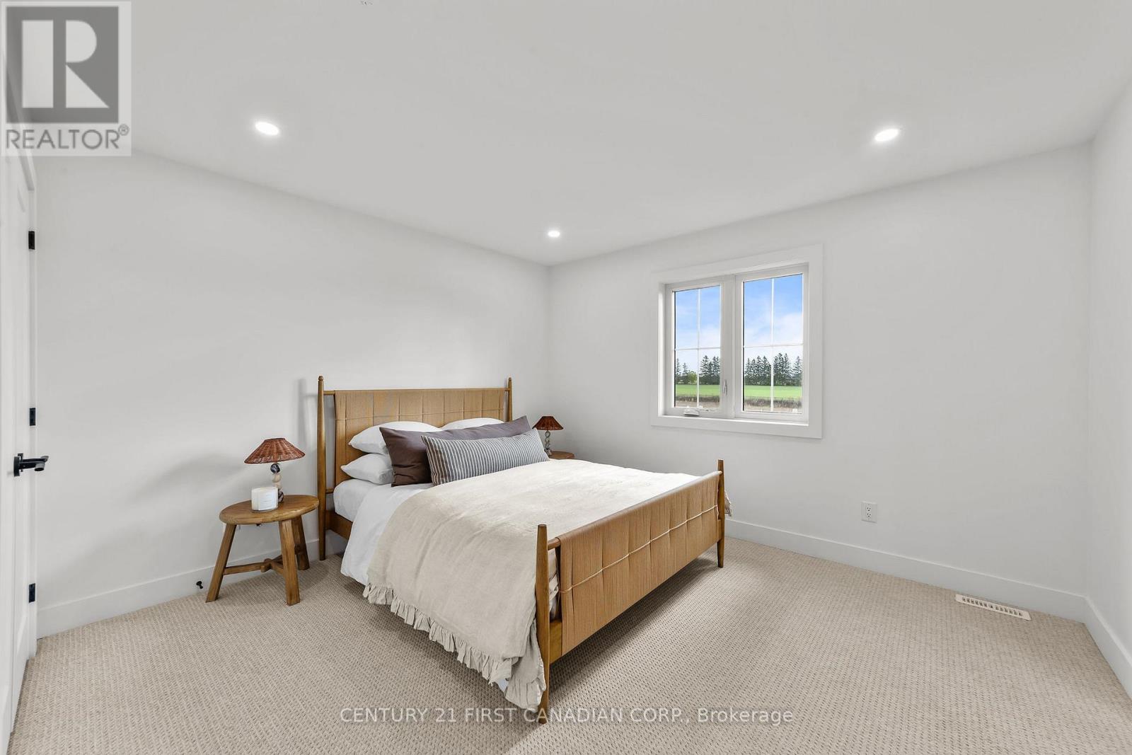 8 Sheldabren Street, North Middlesex, Ontario  N0M 1A0 - Photo 28 - X12460331