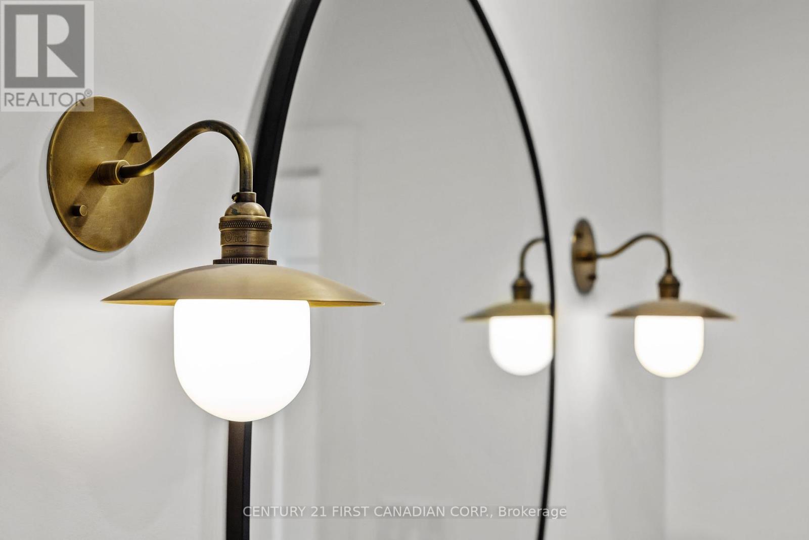 8 Sheldabren Street, North Middlesex, Ontario  N0M 1A0 - Photo 35 - X12460331