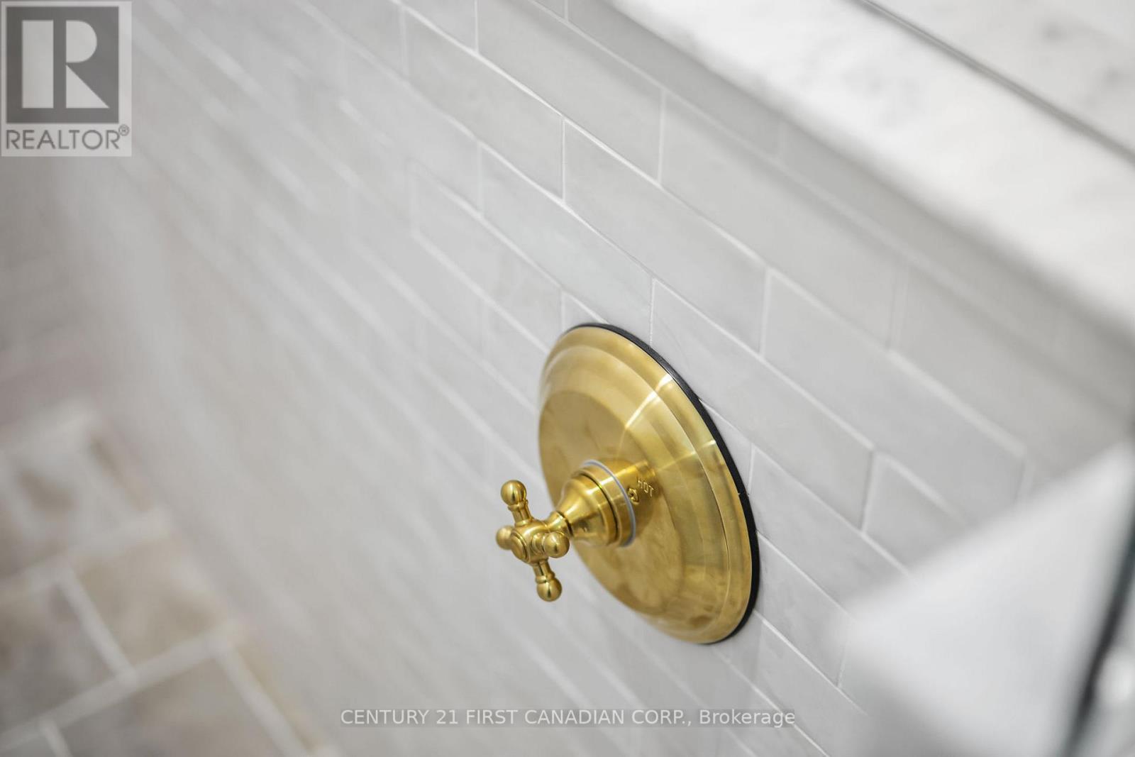 8 Sheldabren Street, North Middlesex, Ontario  N0M 1A0 - Photo 36 - X12460331