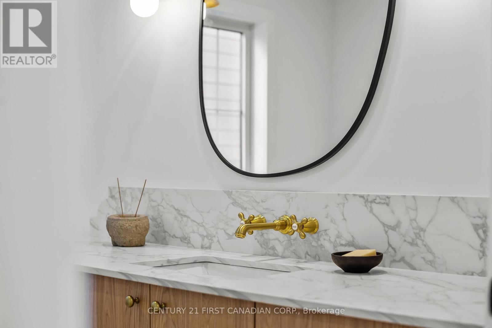 8 Sheldabren Street, North Middlesex, Ontario  N0M 1A0 - Photo 34 - X12460331