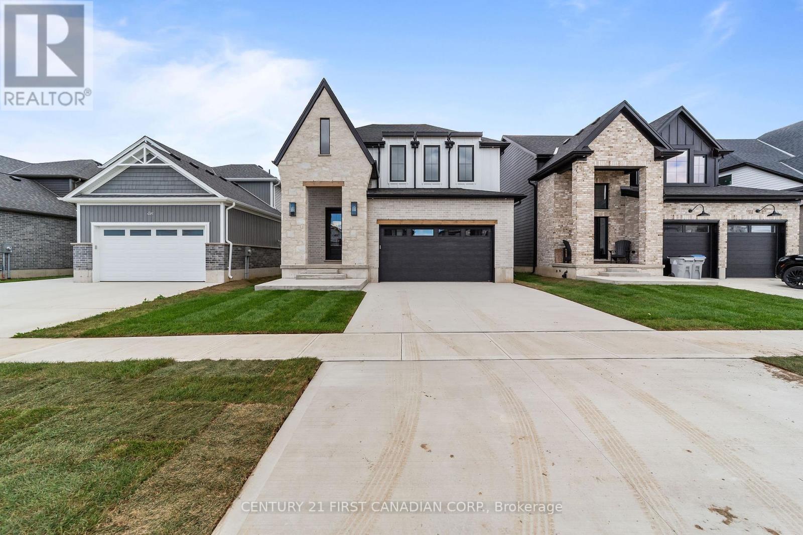 8 Sheldabren Street, North Middlesex, Ontario  N0M 1A0 - Photo 39 - X12460331