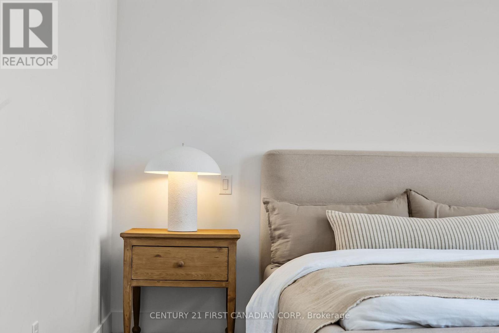 8 Sheldabren Street, North Middlesex, Ontario  N0M 1A0 - Photo 38 - X12460331