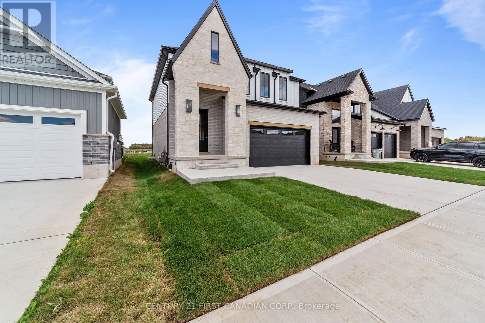 8 Sheldabren Street, North Middlesex, Ontario  N0M 1A0 - Photo 41 - X12460331