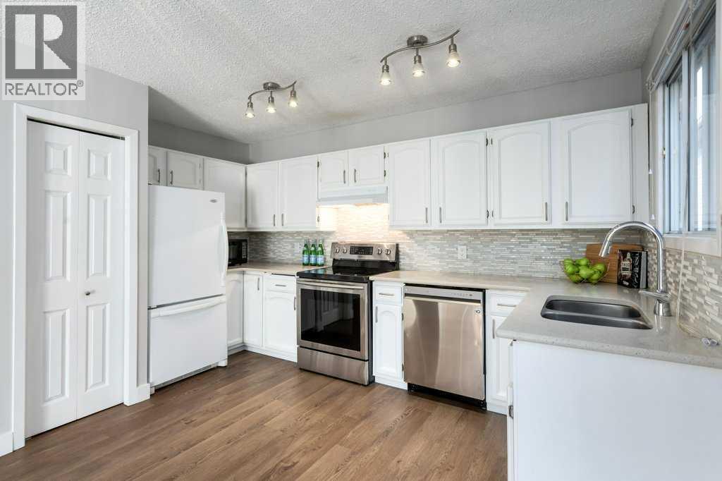 4, 1939 25a Street Sw, Calgary, Alberta  T3E 1Y6 - Photo 11 - A2262576