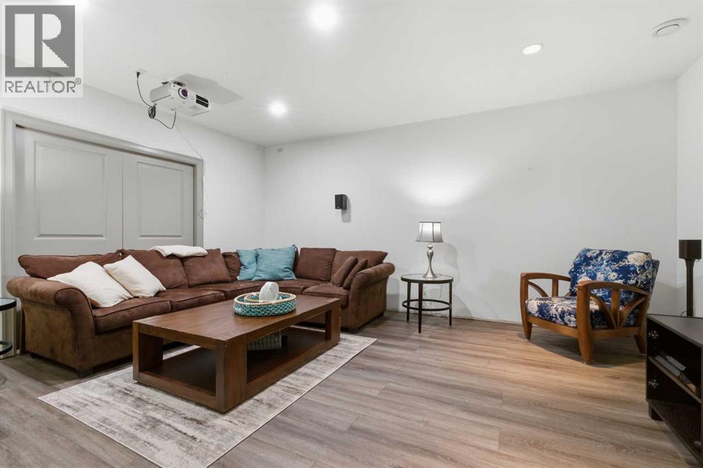 25 Paradise Bay, Chestermere, Alberta  T1X 0M9 - Photo 31 - A2264684