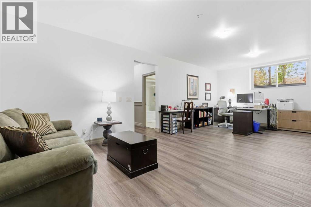 25 Paradise Bay, Chestermere, Alberta  T1X 0M9 - Photo 36 - A2264684