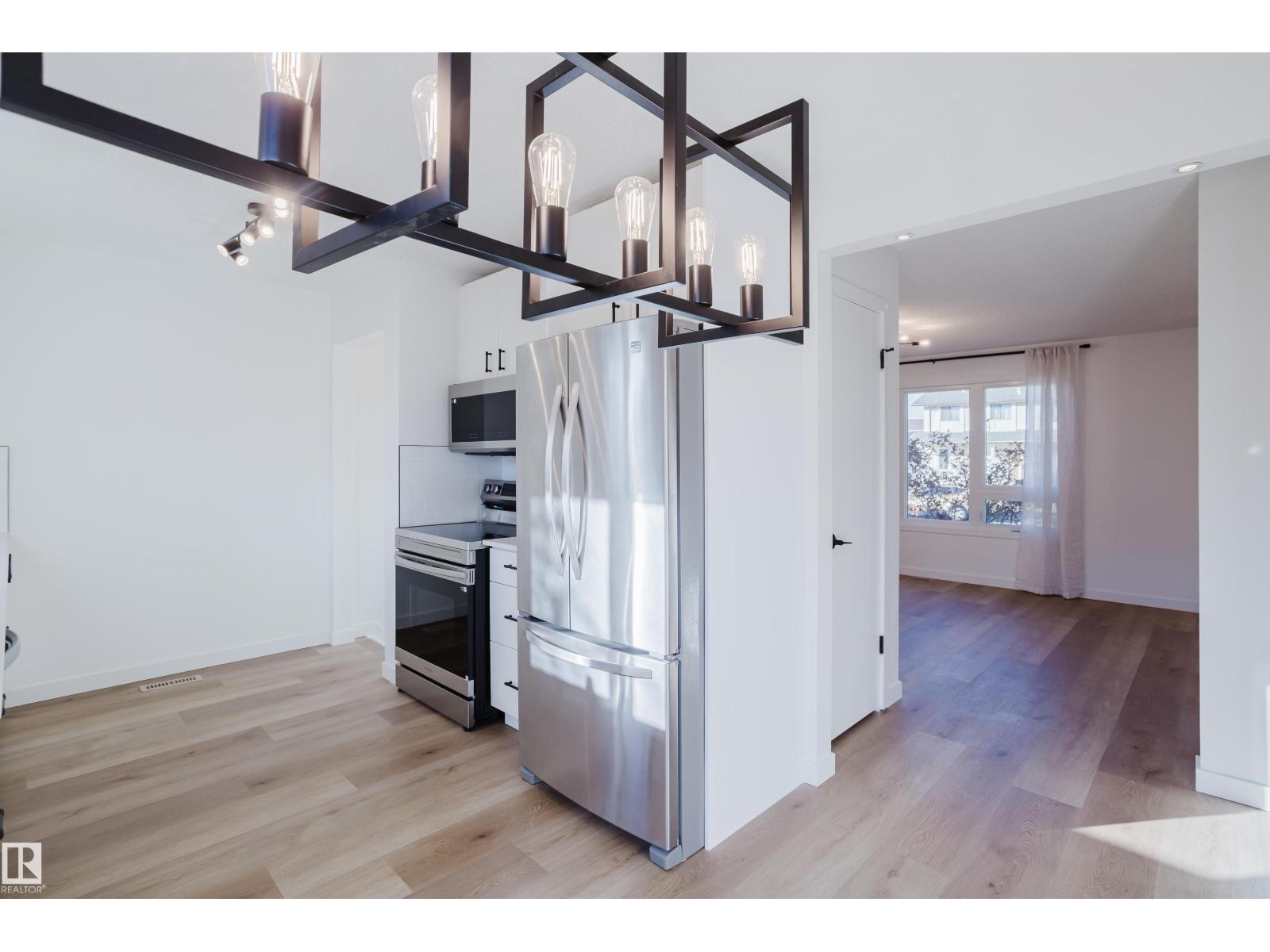 15107 22 Street Nw, Edmonton, Alberta  T5Y 2A4 - Photo 10 - E4463588