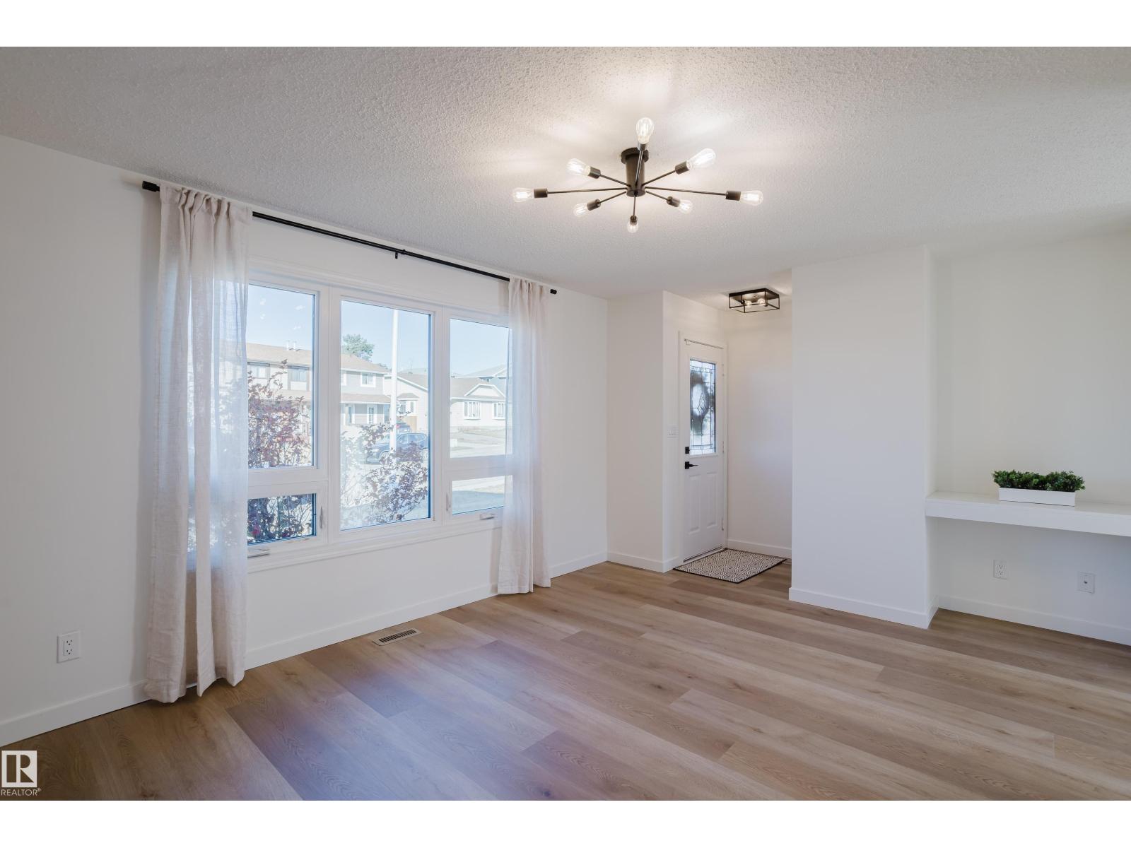 15107 22 Street Nw, Edmonton, Alberta  T5Y 2A4 - Photo 3 - E4463588