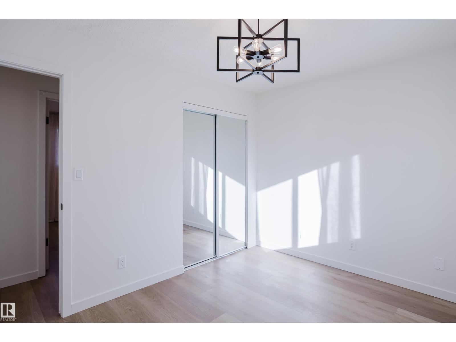 15107 22 Street Nw, Edmonton, Alberta  T5Y 2A4 - Photo 9 - E4463588