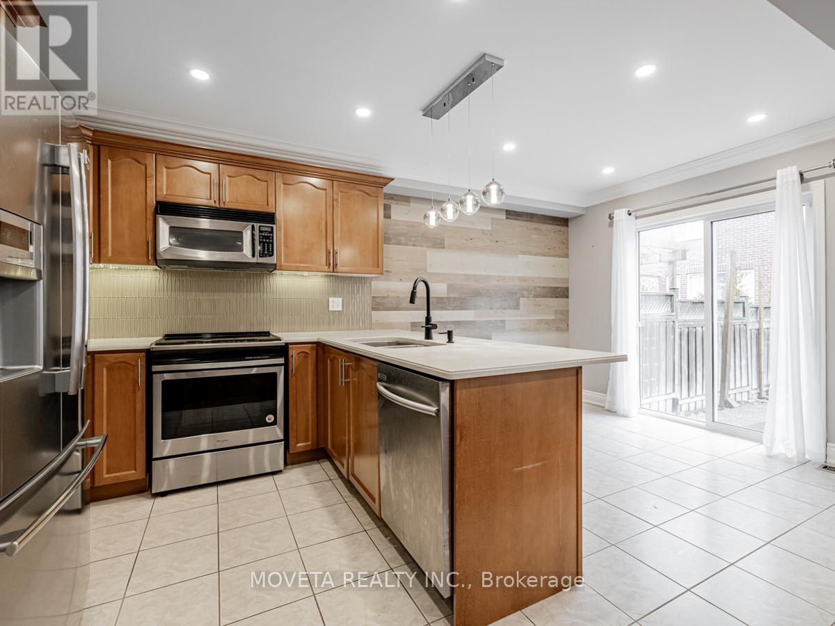 170 Knapton Drive, Newmarket, Ontario  L3X 3B4 - Photo 10 - N12482884
