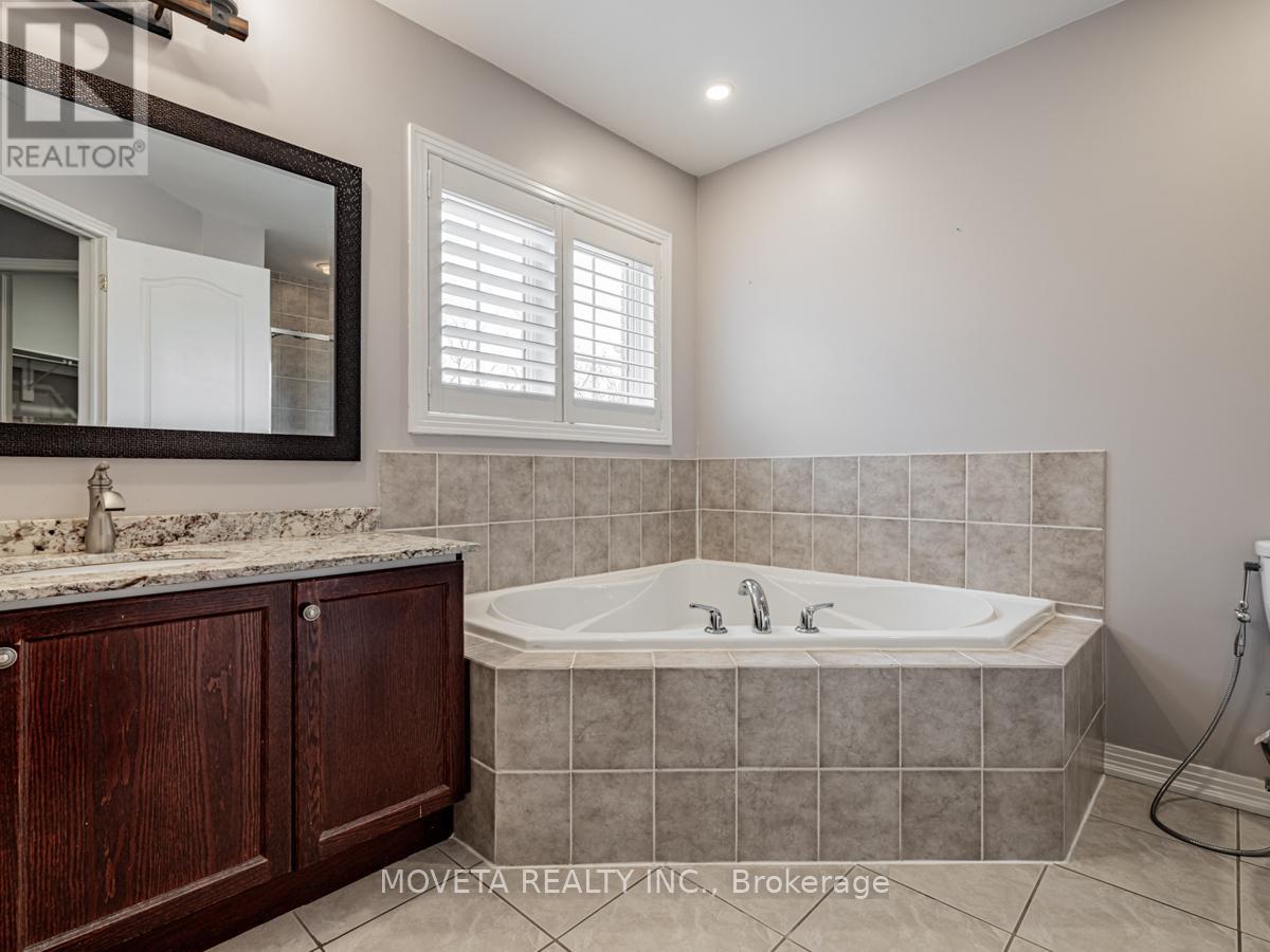 170 Knapton Drive, Newmarket, Ontario  L3X 3B4 - Photo 17 - N12482884