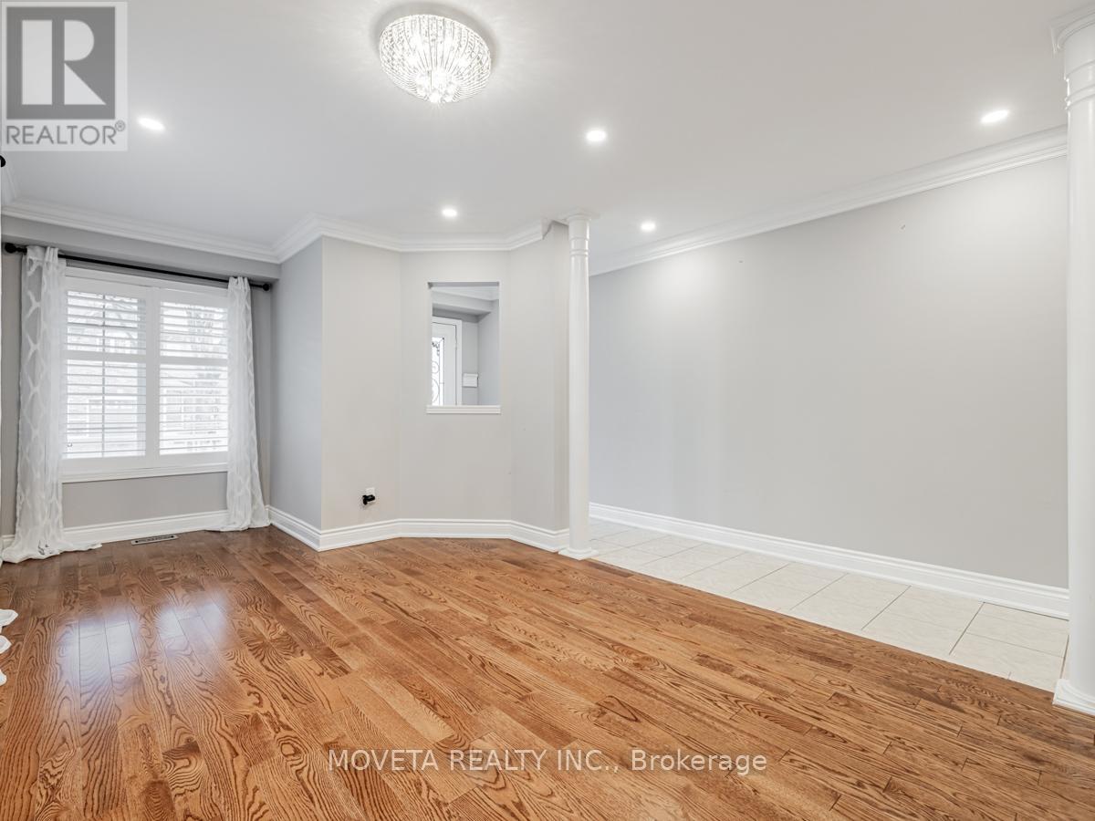 170 Knapton Drive, Newmarket, Ontario  L3X 3B4 - Photo 4 - N12482884