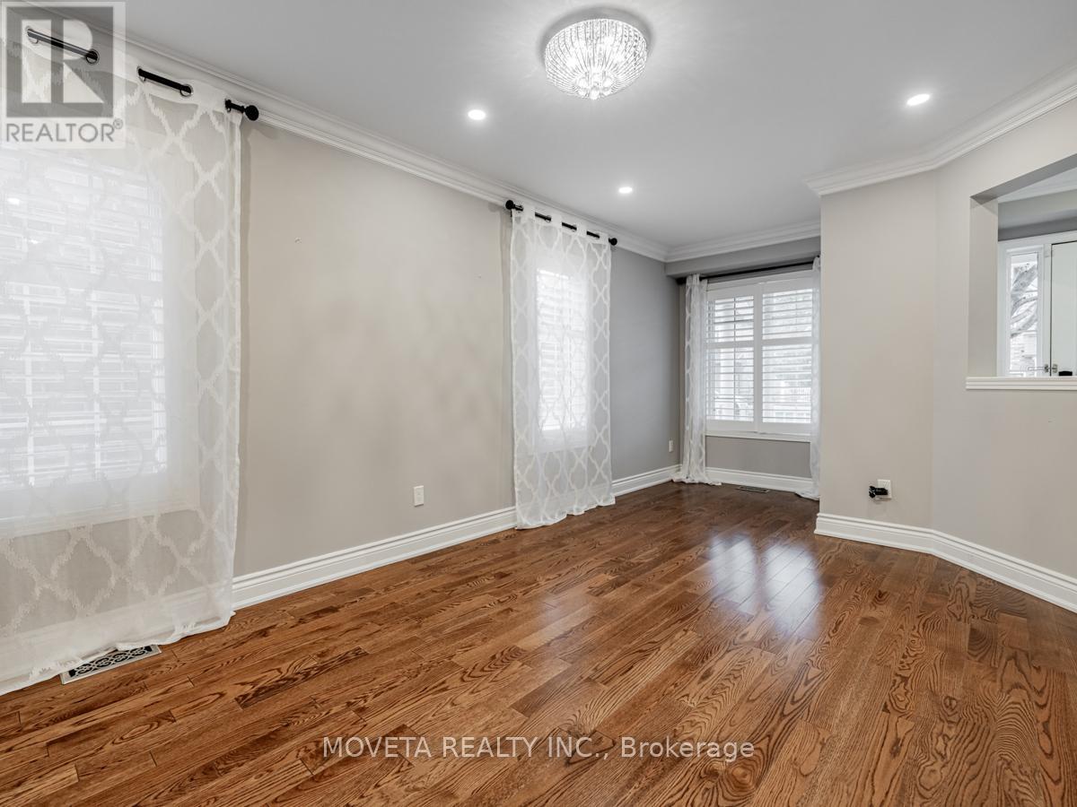 170 Knapton Drive, Newmarket, Ontario  L3X 3B4 - Photo 5 - N12482884