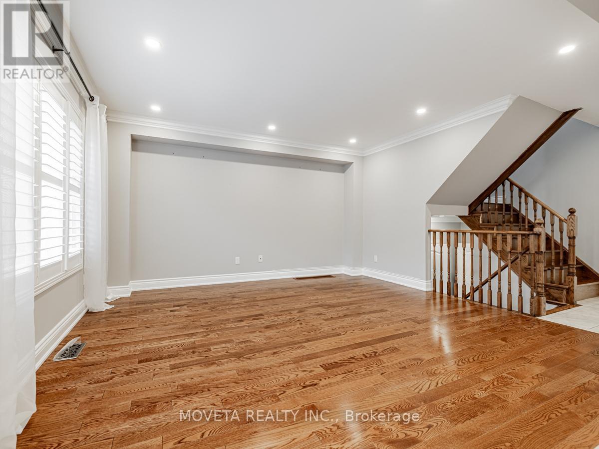 170 Knapton Drive, Newmarket, Ontario  L3X 3B4 - Photo 7 - N12482884