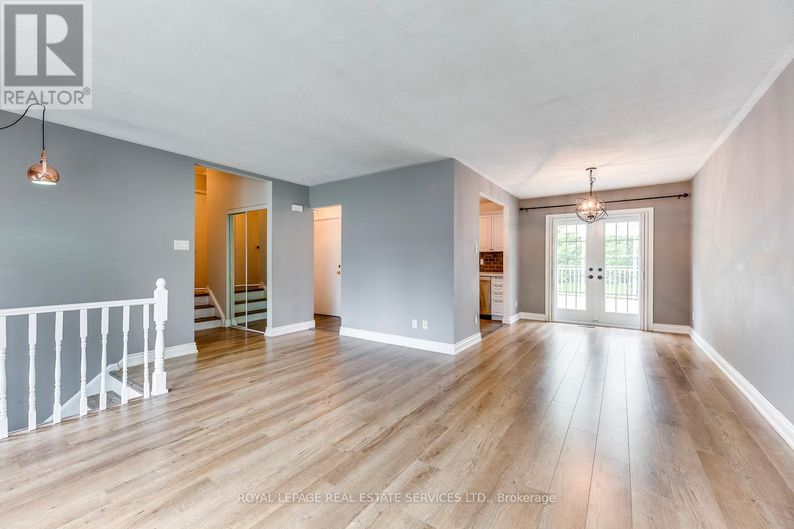 59 Mccraney Street W, Oakville, Ontario  L6H 1H5 - Photo 11 - W12482892