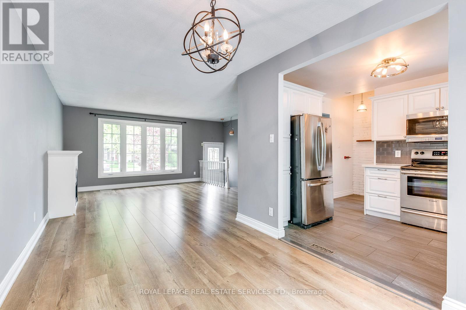 59 Mccraney Street W, Oakville, Ontario  L6H 1H5 - Photo 15 - W12482892