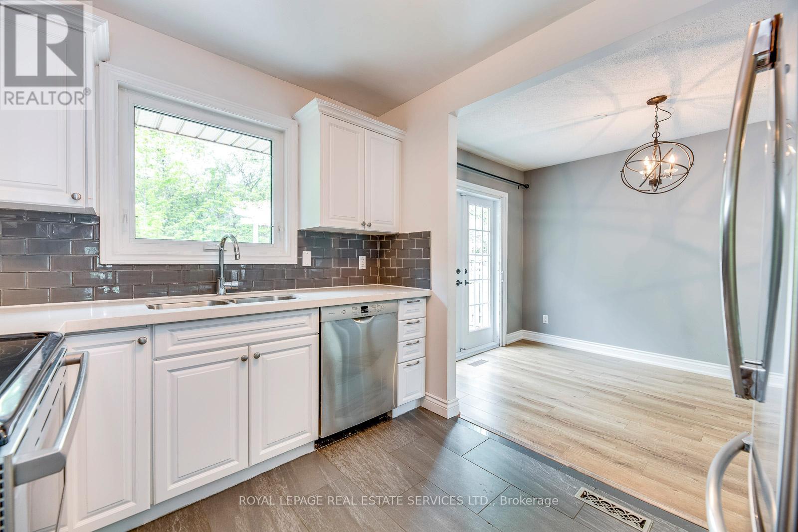 59 Mccraney Street W, Oakville, Ontario  L6H 1H5 - Photo 20 - W12482892