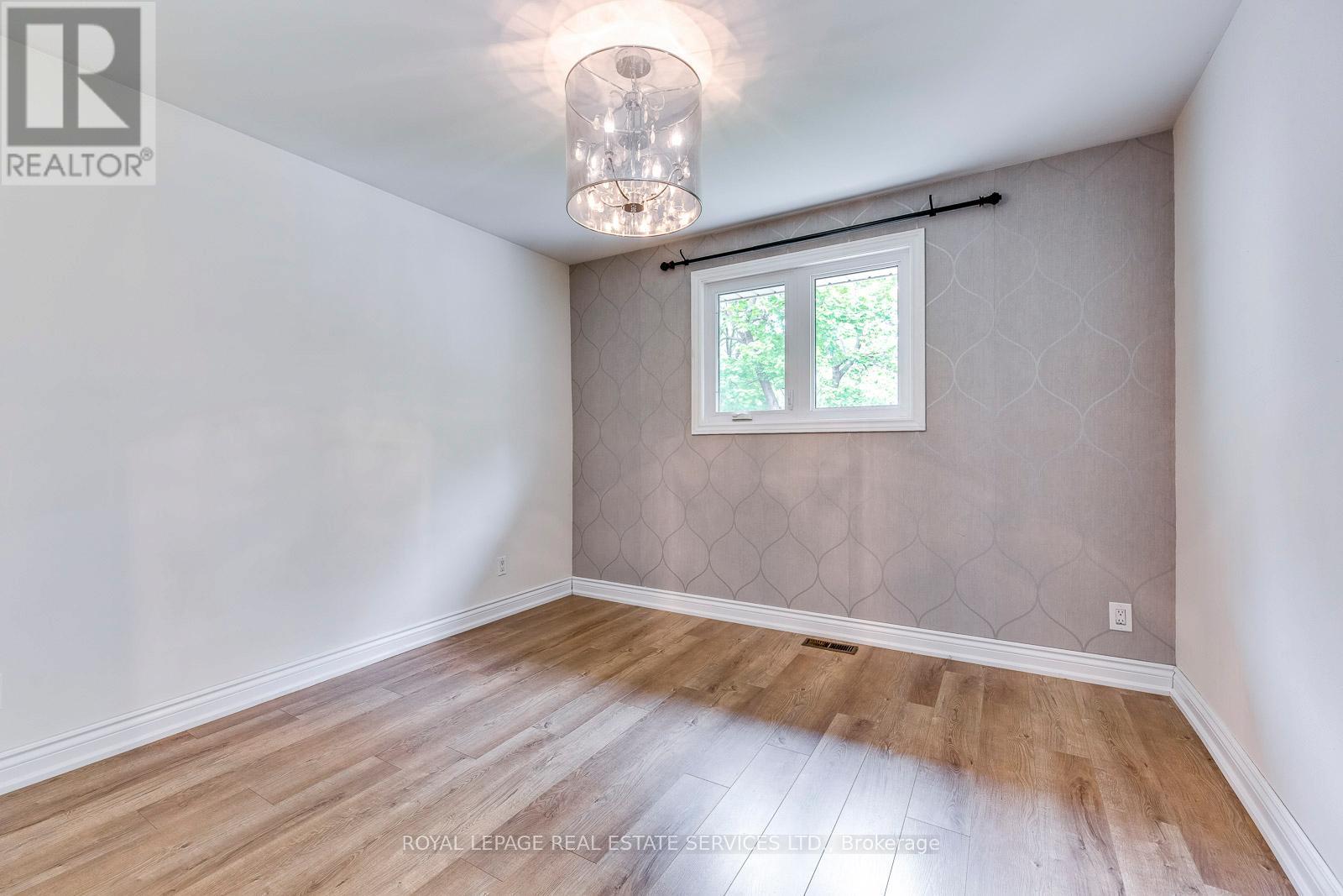 59 Mccraney Street W, Oakville, Ontario  L6H 1H5 - Photo 22 - W12482892