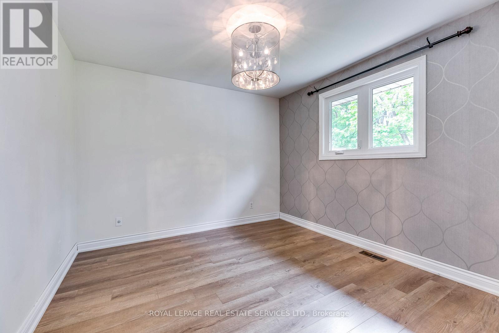 59 Mccraney Street W, Oakville, Ontario  L6H 1H5 - Photo 24 - W12482892