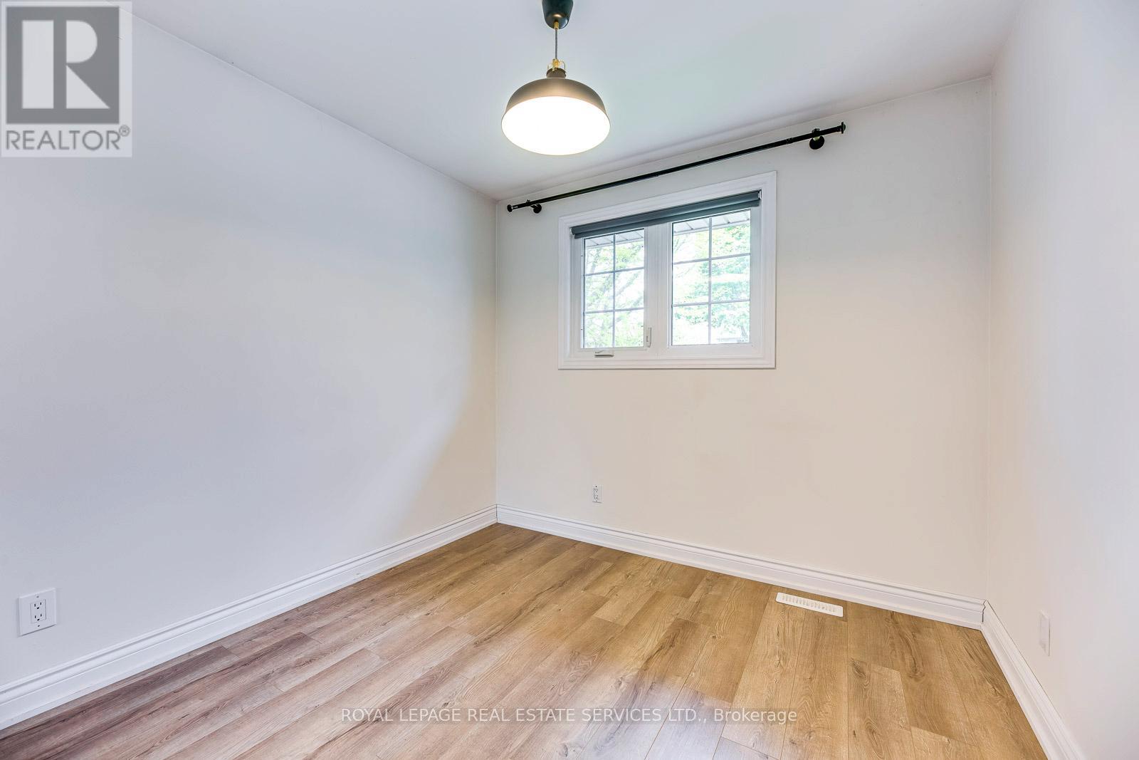 59 Mccraney Street W, Oakville, Ontario  L6H 1H5 - Photo 25 - W12482892