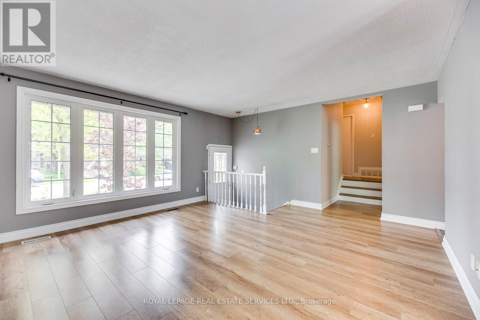 59 Mccraney Street W, Oakville, Ontario  L6H 1H5 - Photo 7 - W12482892
