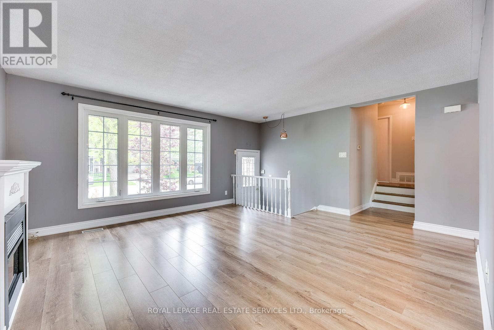 59 Mccraney Street W, Oakville, Ontario  L6H 1H5 - Photo 9 - W12482892