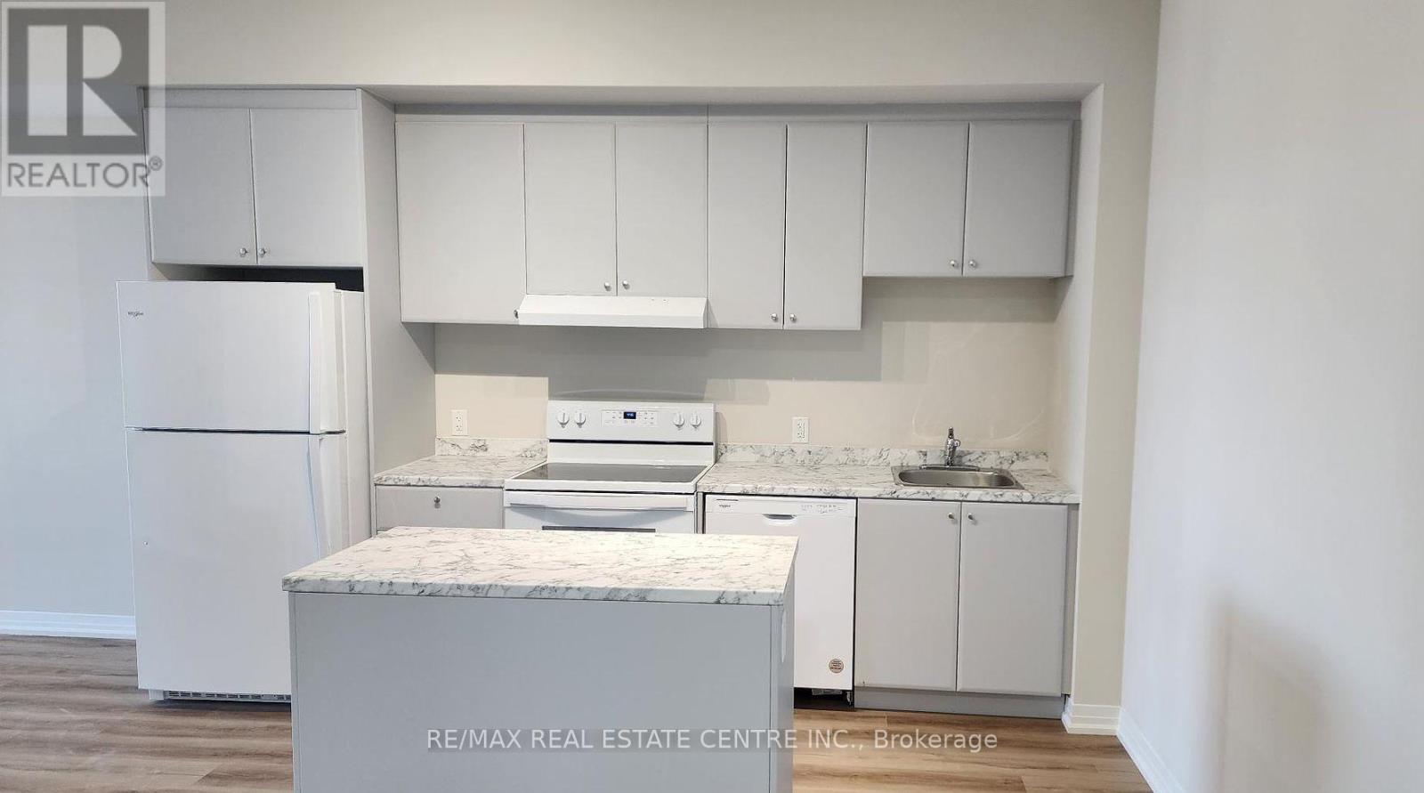 Lp18 - 50 Herrick Avenue, St. Catharines, Ontario  L2P 2T9 - Photo 2 - X12482891