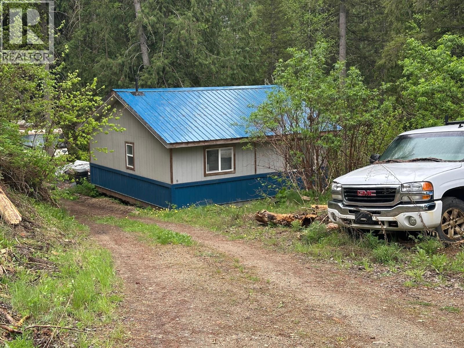 6601 Nixon Road, Appledale, British Columbia