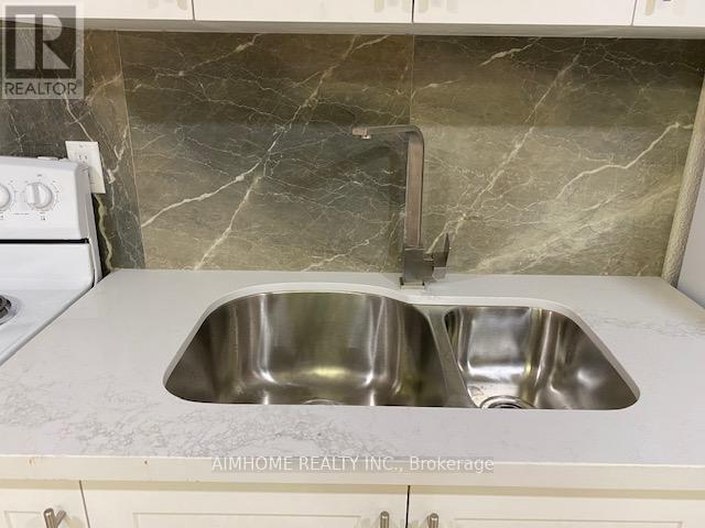 53 Spring Gate Boulevard, Vaughan, Ontario  L4J 3C9 - Photo 5 - N12477040