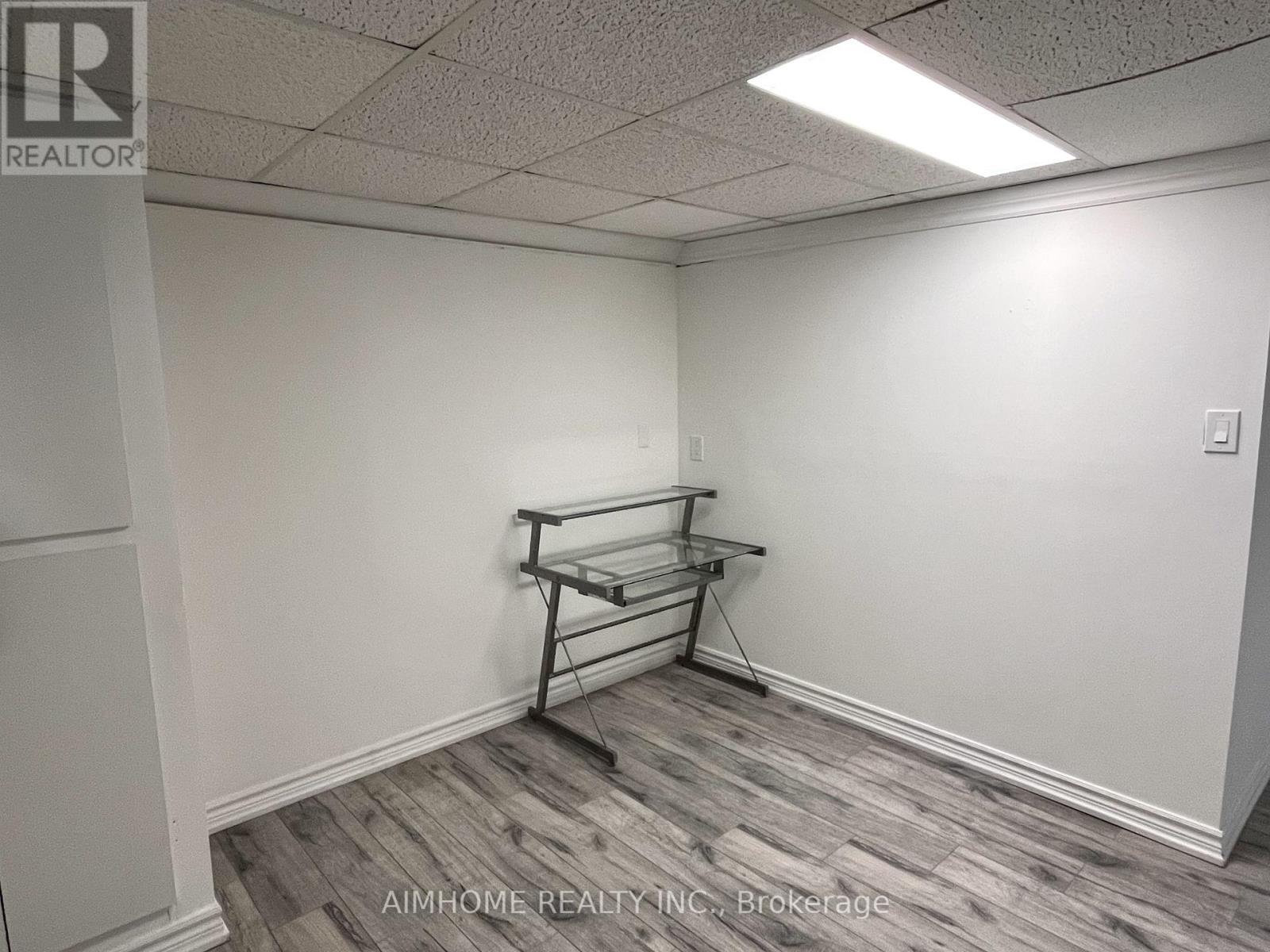 53 Spring Gate Boulevard, Vaughan, Ontario  L4J 3C9 - Photo 10 - N12477040