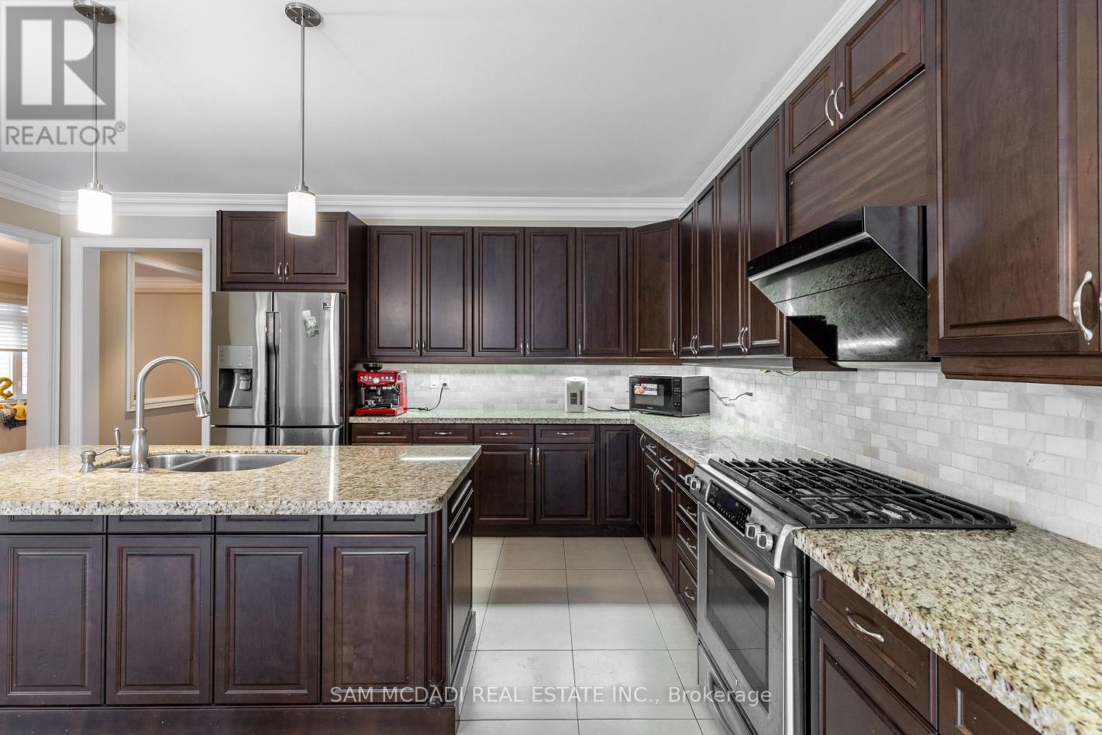 71 Allison Ann Way, Vaughan, Ontario  L6A 0J4 - Photo 15 - N12482894