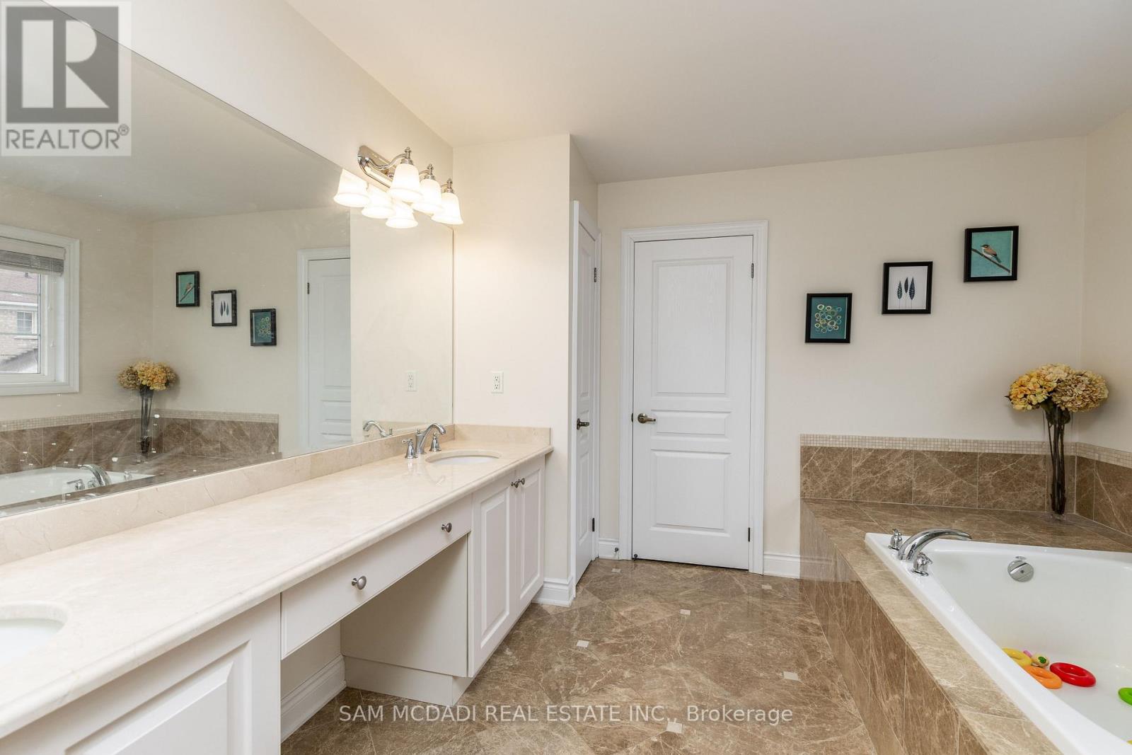 71 Allison Ann Way, Vaughan, Ontario  L6A 0J4 - Photo 34 - N12482894