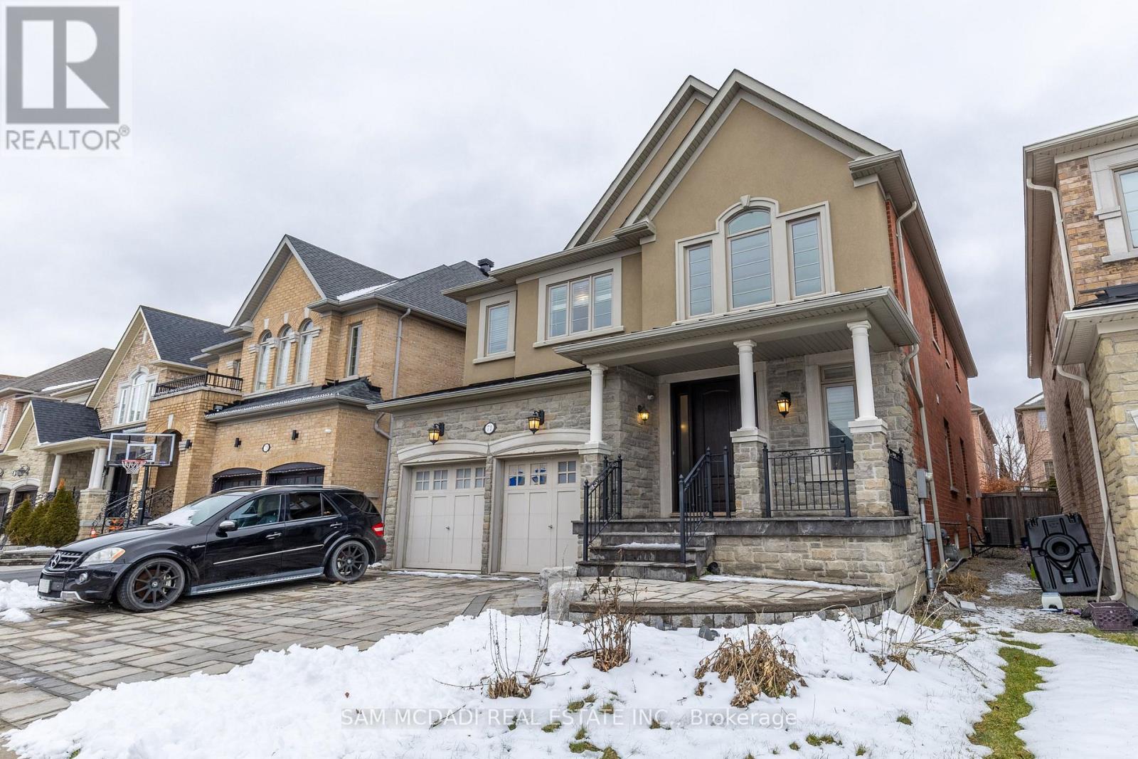 71 Allison Ann Way, Vaughan, Ontario  L6A 0J4 - Photo 4 - N12482894