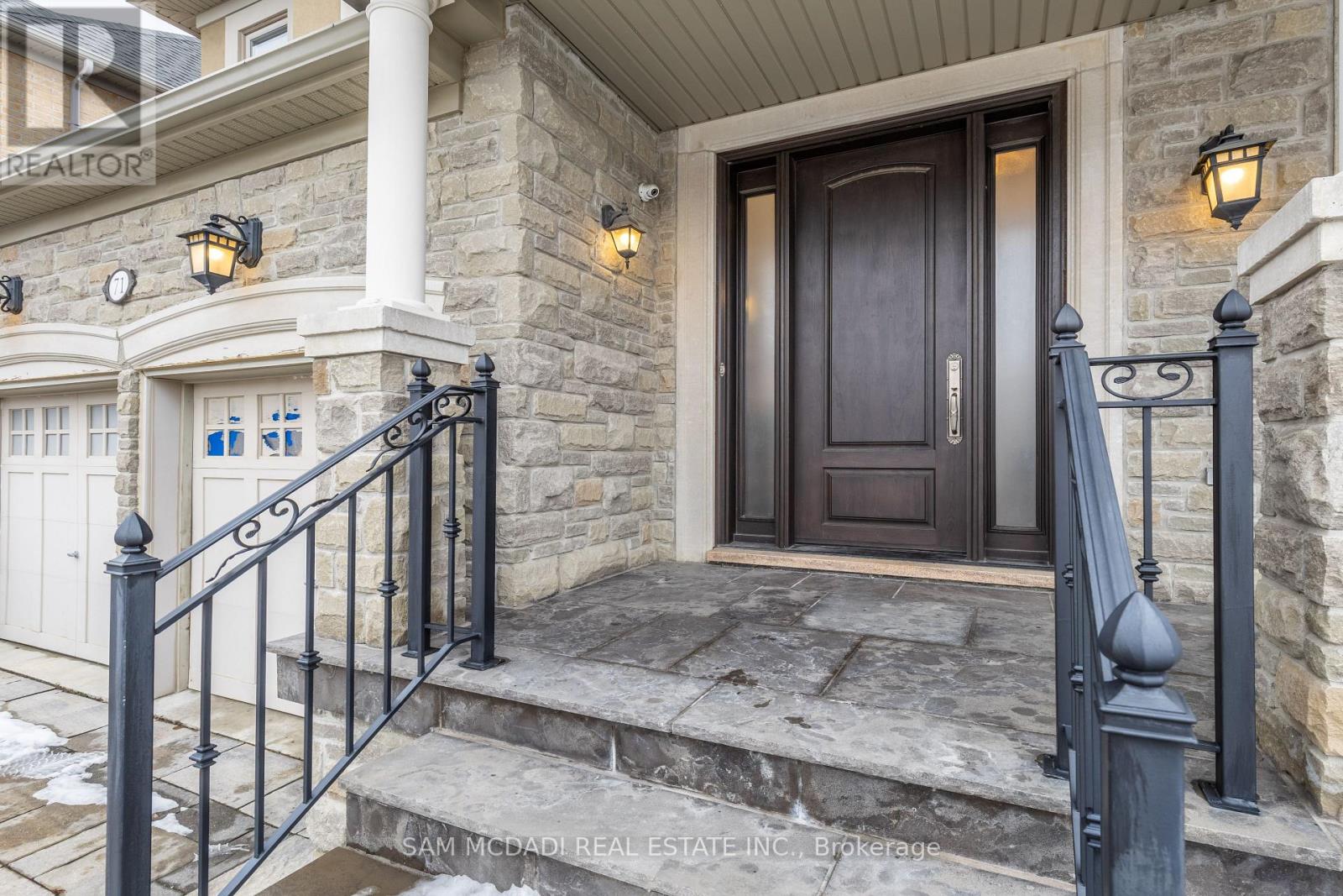 71 Allison Ann Way, Vaughan, Ontario  L6A 0J4 - Photo 5 - N12482894