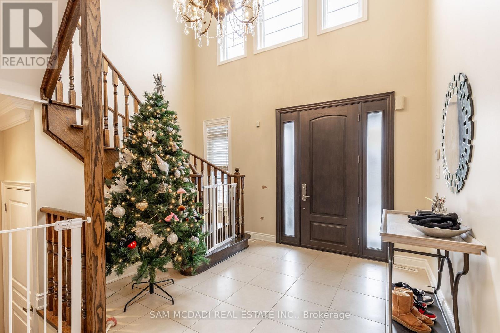 71 Allison Ann Way, Vaughan, Ontario  L6A 0J4 - Photo 7 - N12482894