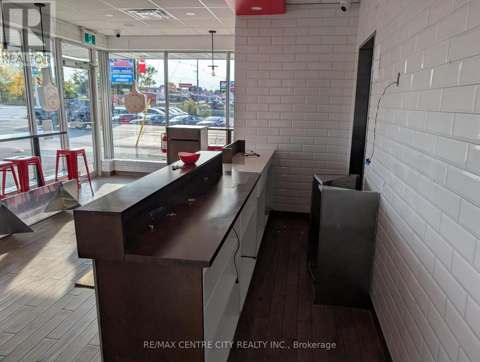 Main - 1544 Dundas Street, London East, Ontario  N5W 3C1 - Photo 4 - X12482903