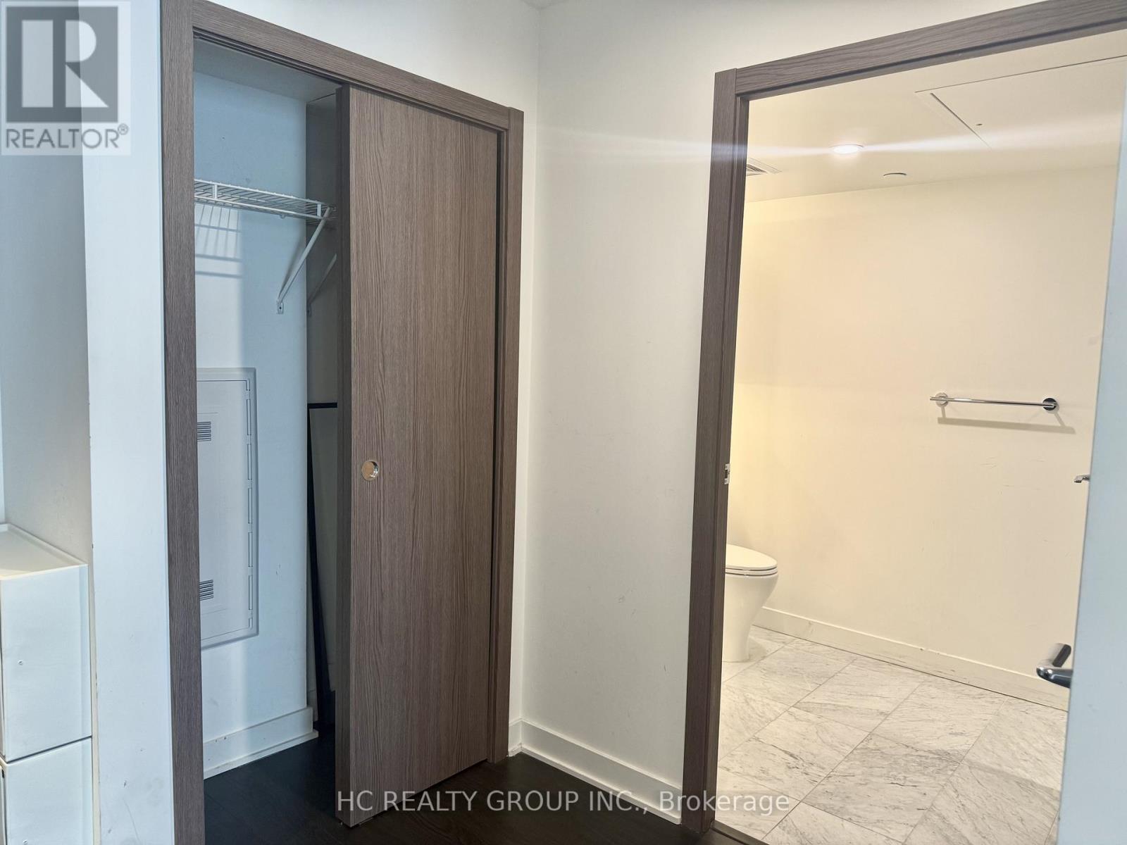 2305 - 17 Bathurst Street, Toronto, Ontario  M5V 1A5 - Photo 4 - C12482904