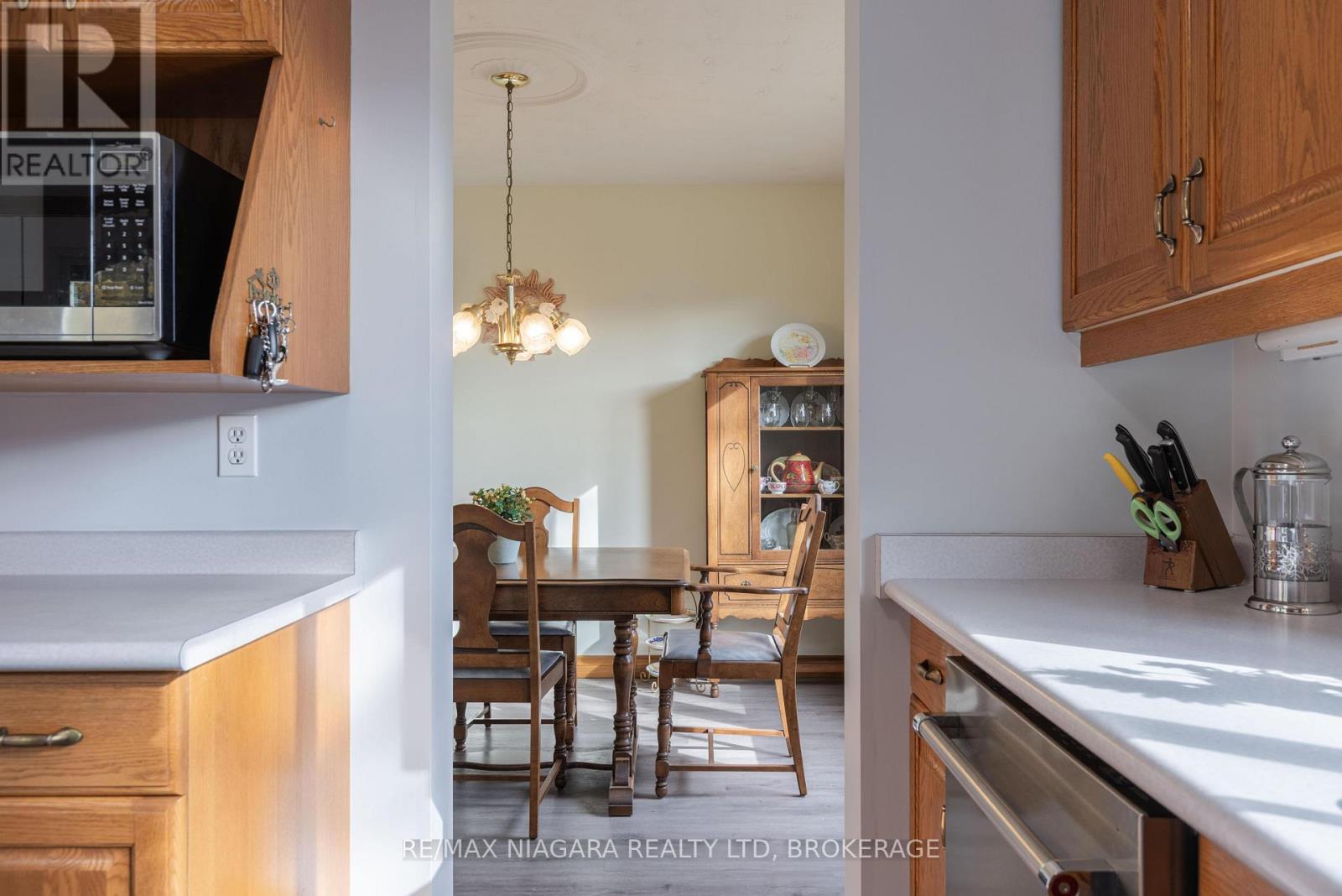 3839 Northwood Drive, Niagara Falls (Mt. Carmel), Ontario  L2H 2Y5 - Photo 13 - X12482905