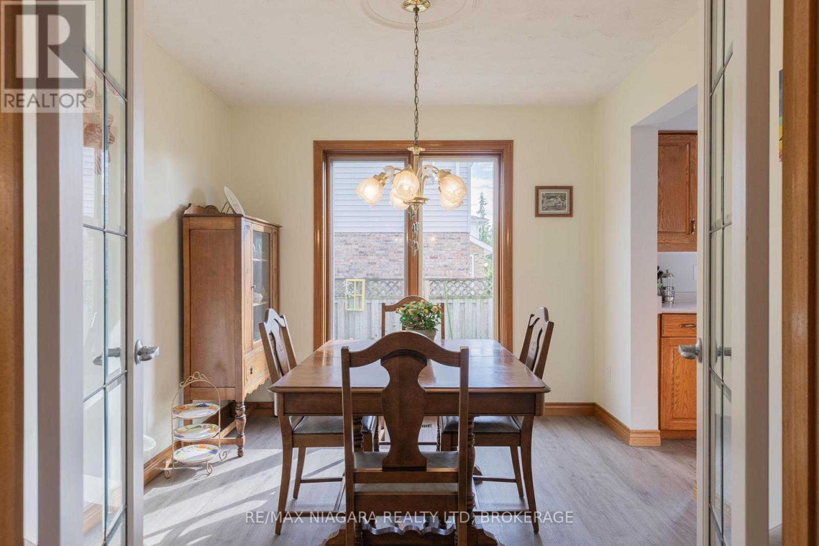 3839 Northwood Drive, Niagara Falls (Mt. Carmel), Ontario  L2H 2Y5 - Photo 14 - X12482905