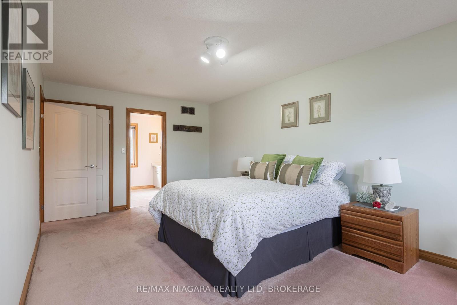 3839 Northwood Drive, Niagara Falls (Mt. Carmel), Ontario  L2H 2Y5 - Photo 19 - X12482905