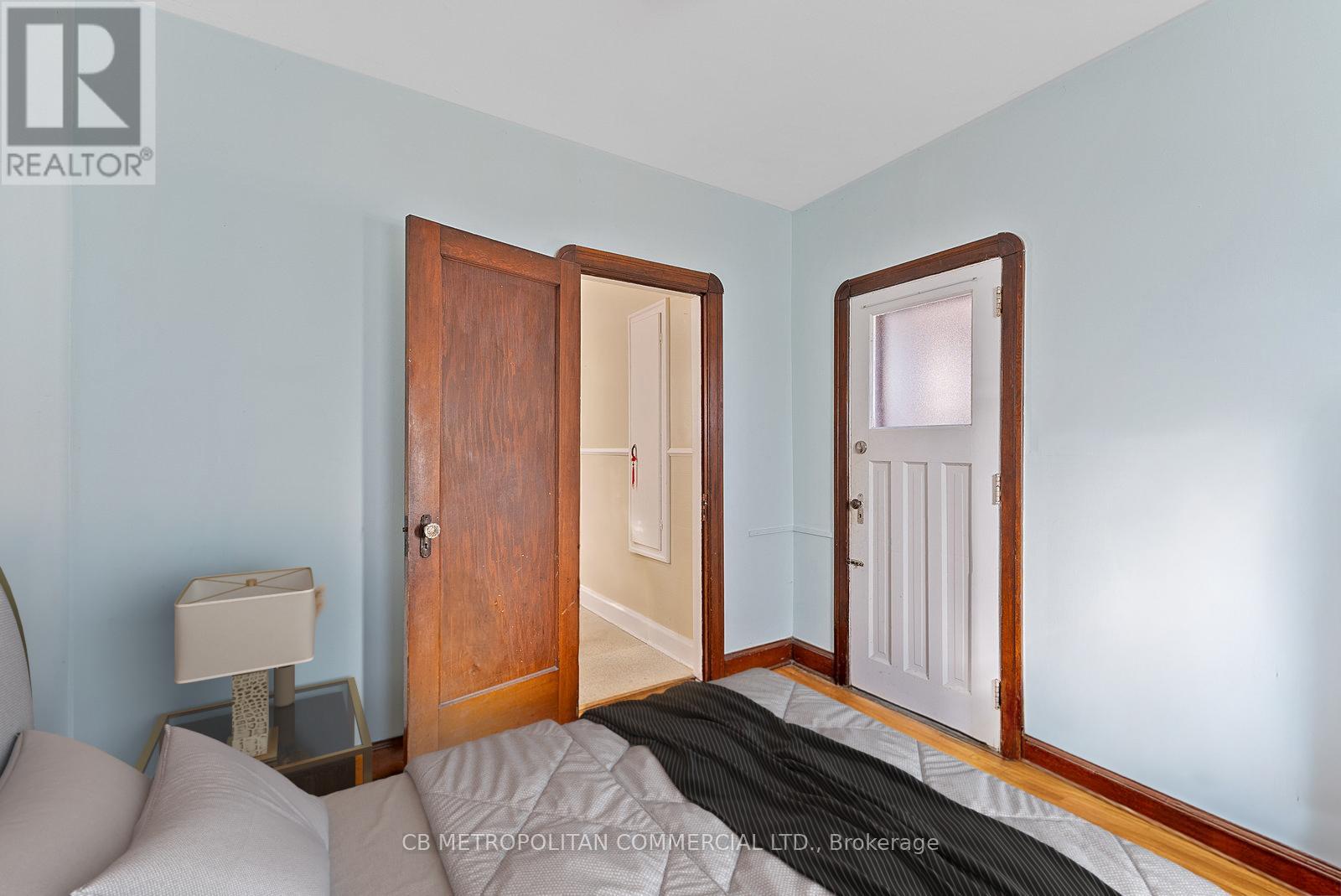 17 Augusta Avenue, Toronto, Ontario  M5T 2K7 - Photo 11 - C12455702