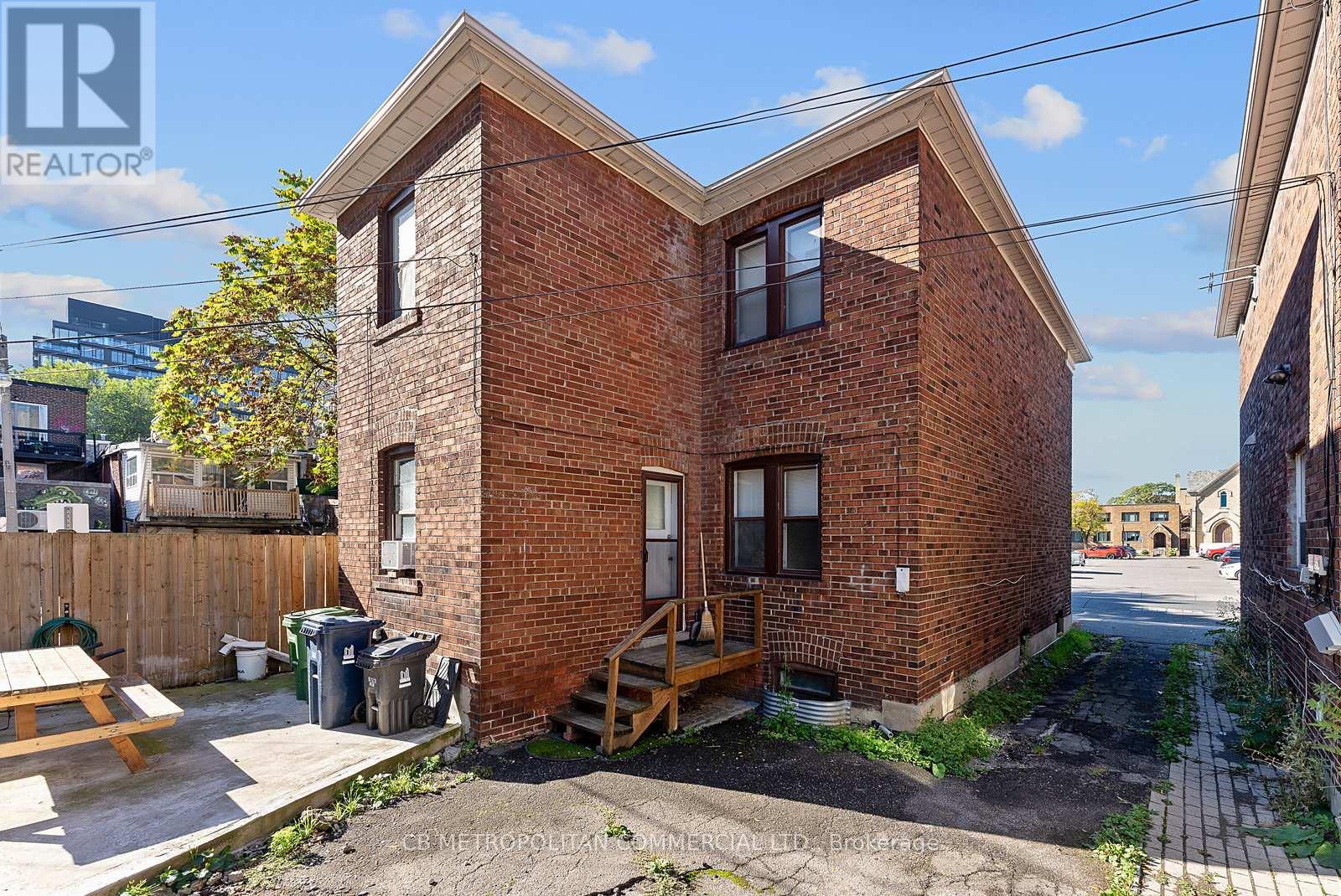 17 Augusta Avenue, Toronto, Ontario  M5T 2K7 - Photo 29 - C12455702