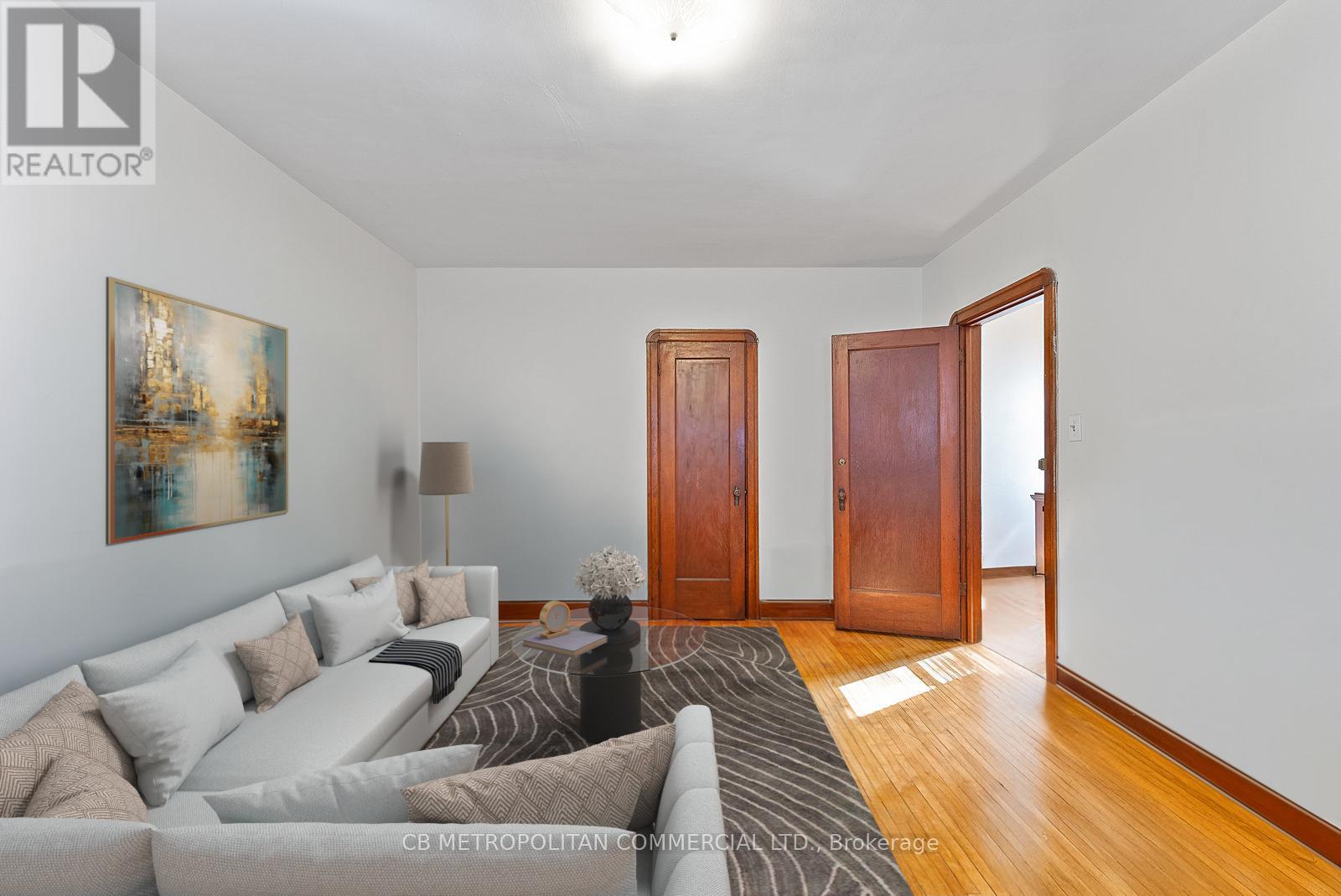 17 Augusta Avenue, Toronto, Ontario  M5T 2K7 - Photo 20 - C12455702