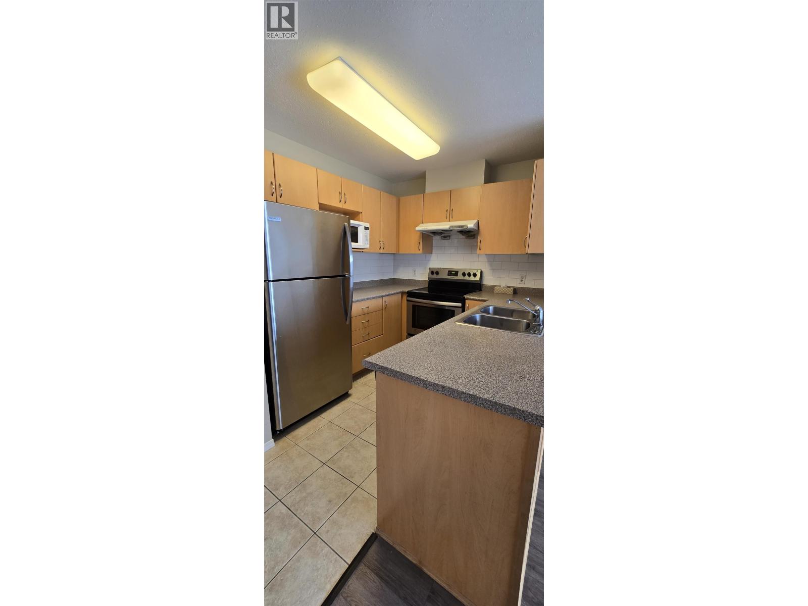 Ph3 5438 Rupert Street, Vancouver, British Columbia  V5R 2K3 - Photo 3 - R3061730