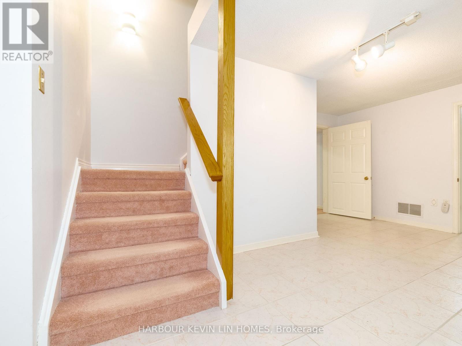 18 Whitman Street, Toronto, Ontario  M2M 3H8 - Photo 38 - C12307351