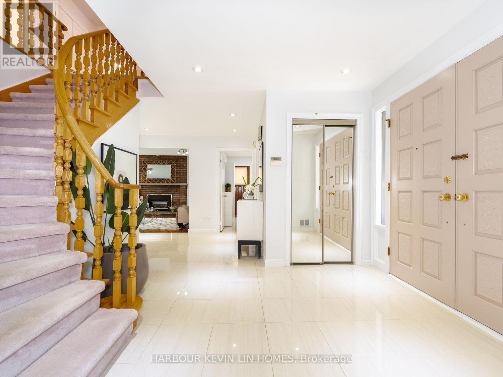 18 Whitman Street, Toronto, Ontario  M2M 3H8 - Photo 9 - C12307351