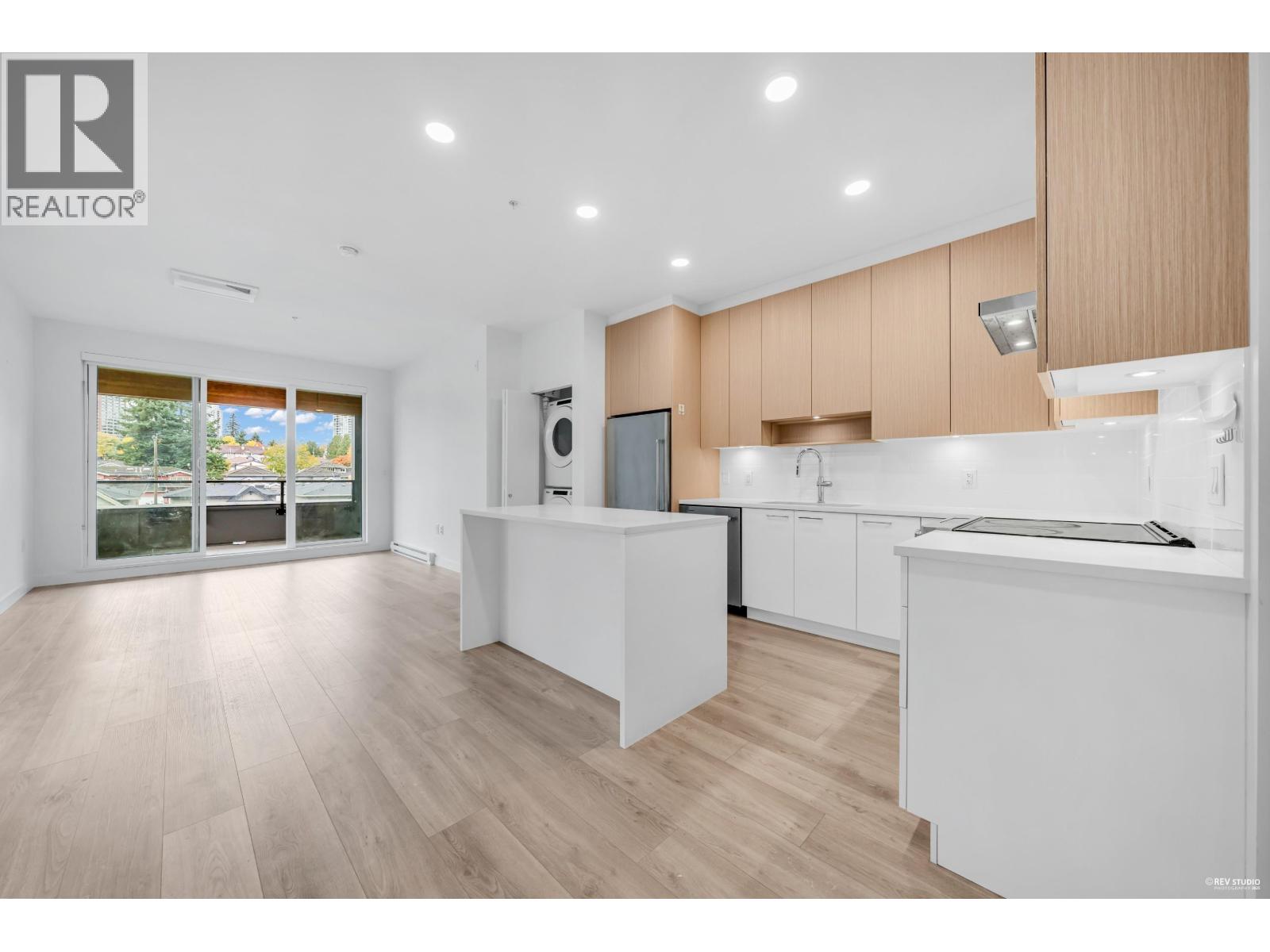 319 7599 15TH STREET, Burnaby, British Columbia