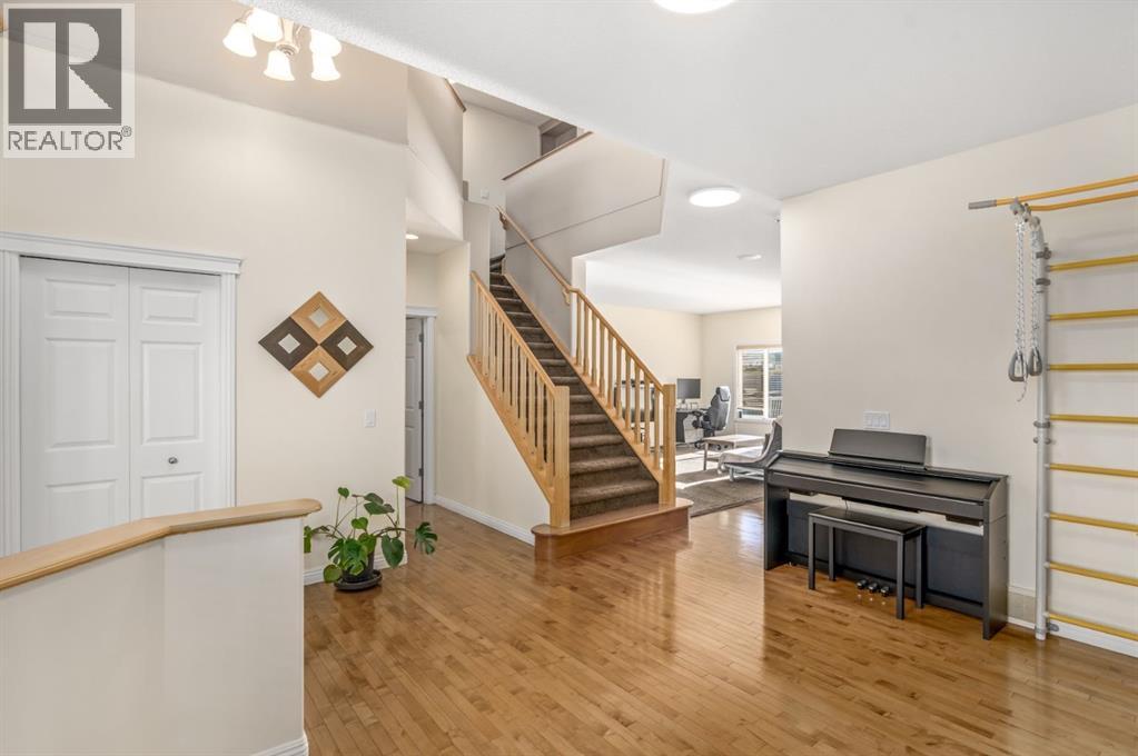 153 Kincora Bay Nw, Calgary, Alberta  T3R 1L4 - Photo 3 - A2266579