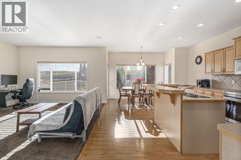 153 Kincora Bay Nw, Calgary, Alberta  T3R 1L4 - Photo 4 - A2266579