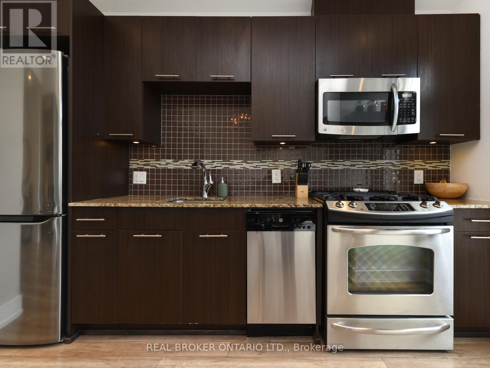 1011 - 100 Champagne Avenue S, Ottawa, Ontario  K1S 4P4 - Photo 13 - X12482919